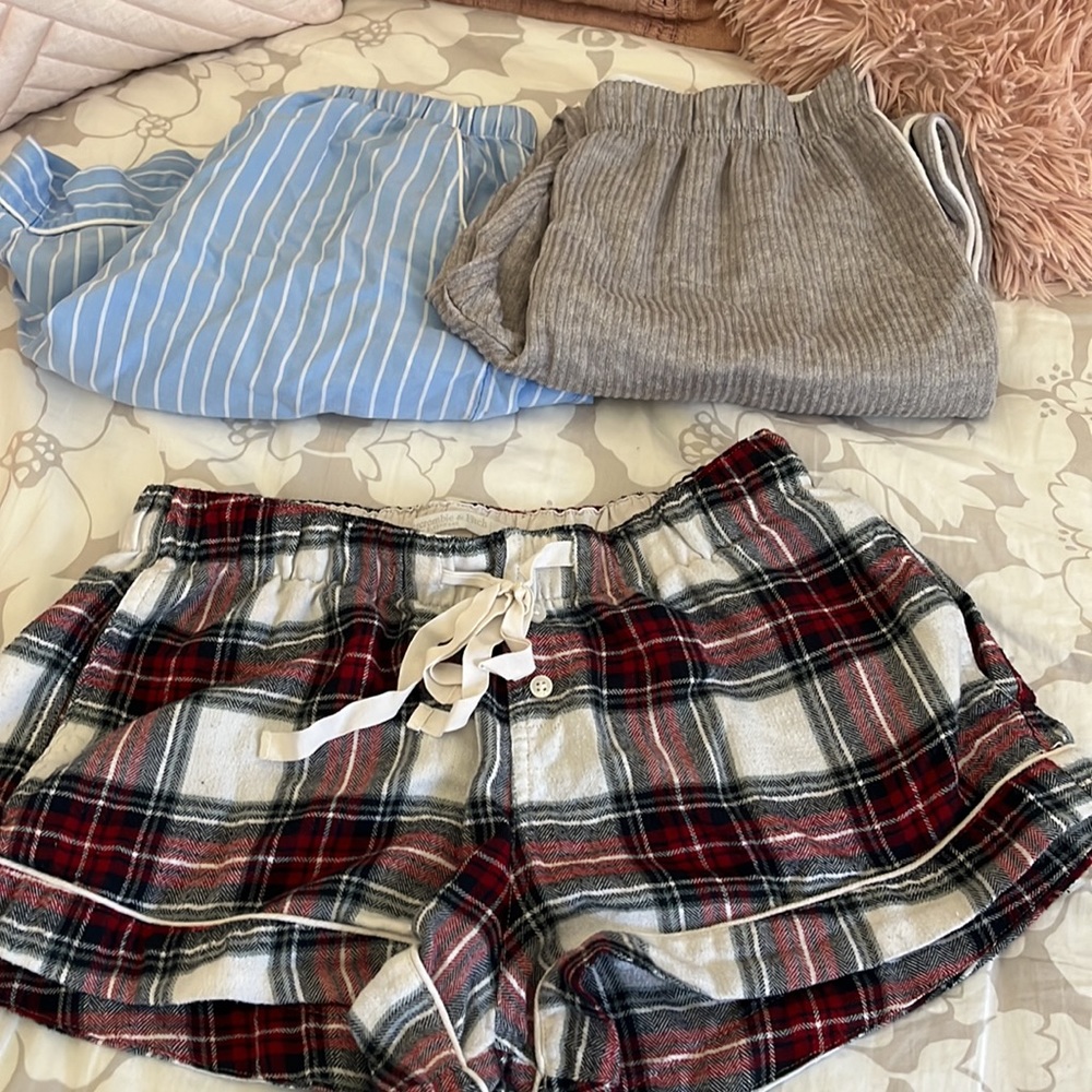 Cute pajama bundle (3 items)